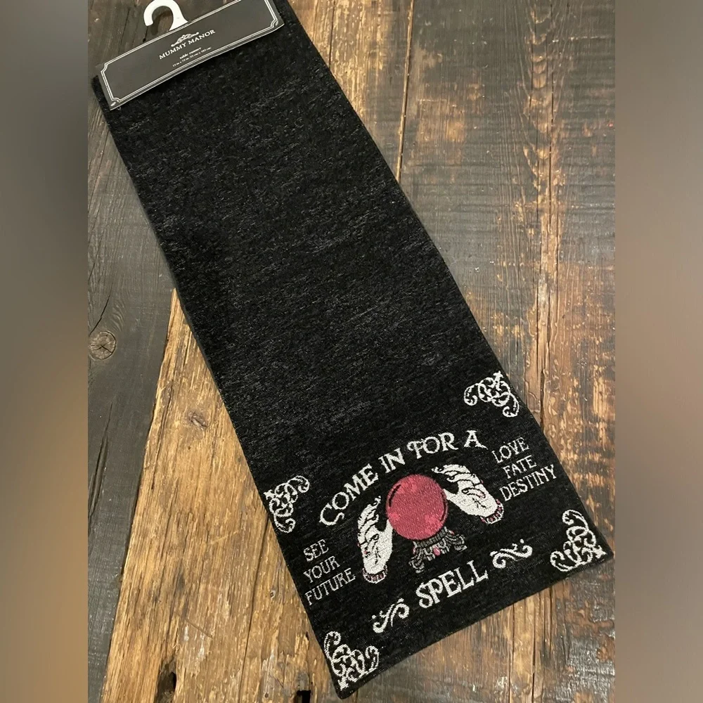 MUMMY MANOR NEW “COME IN FOR A SPELL” Decorative Table Runner AND Pillow Set